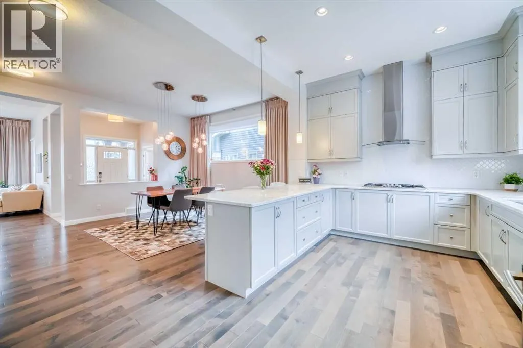 466 Evanston Way NW
