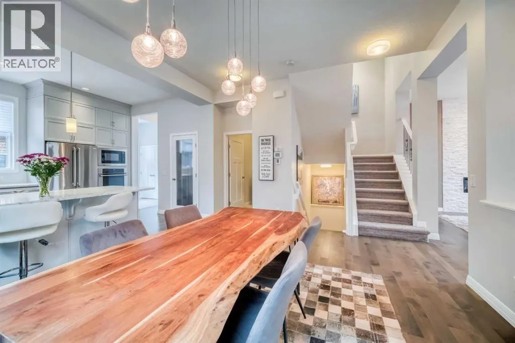466 Evanston Way NW