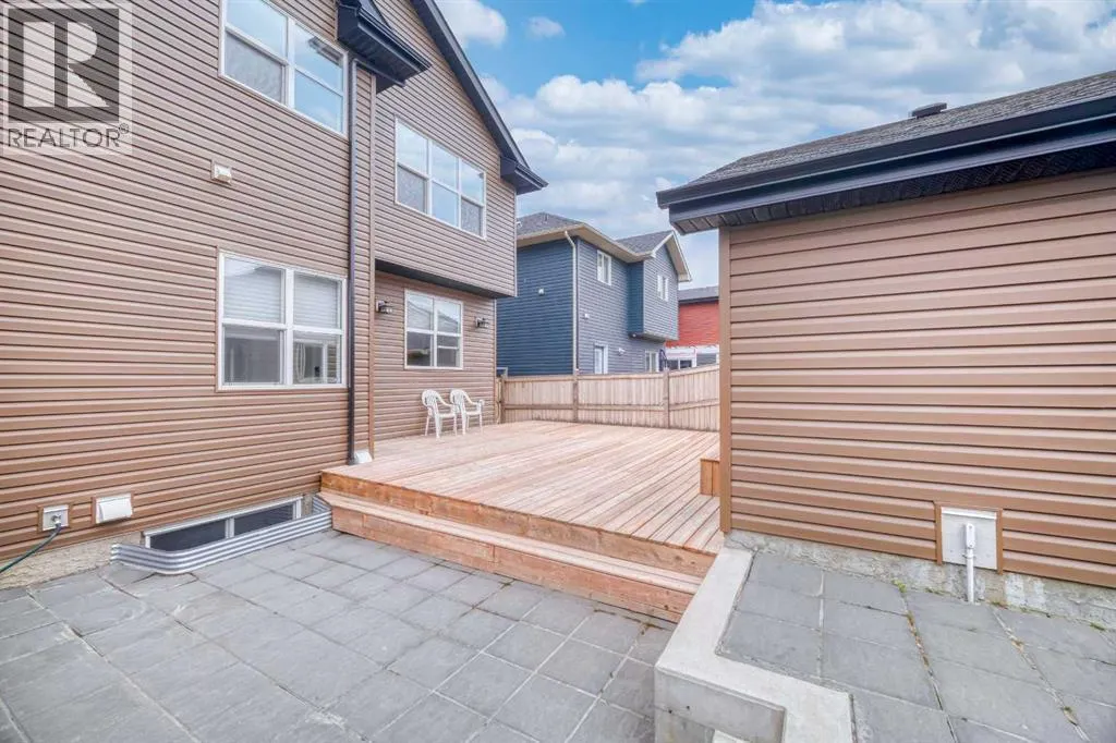 466 Evanston Way NW
