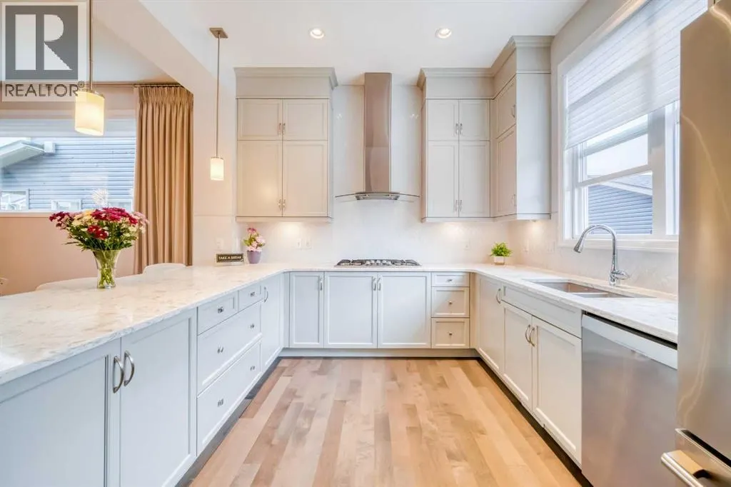 466 Evanston Way NW