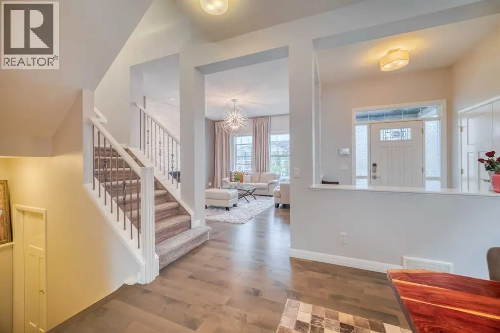 466 Evanston Way NW
