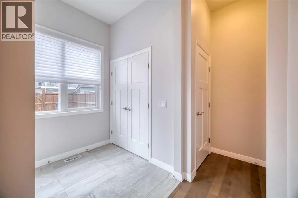 466 Evanston Way NW