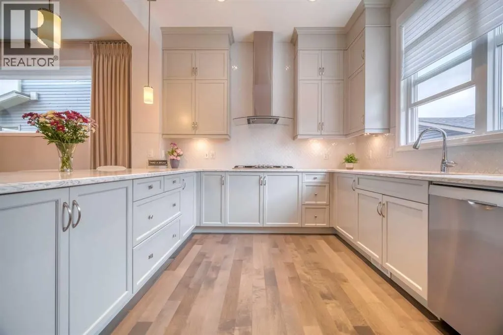 466 Evanston Way NW