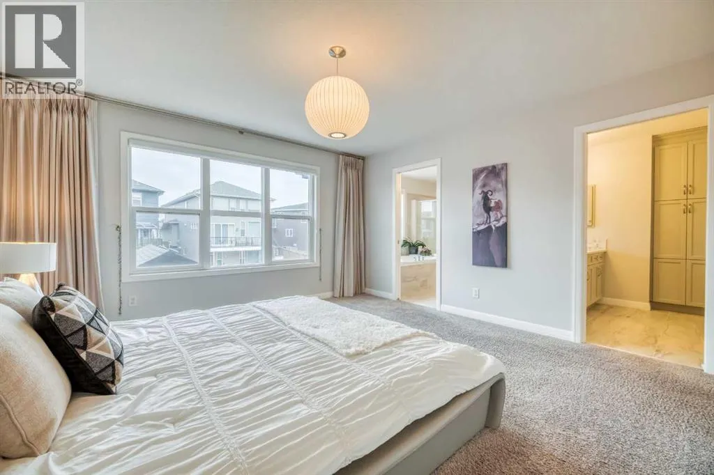 466 Evanston Way NW