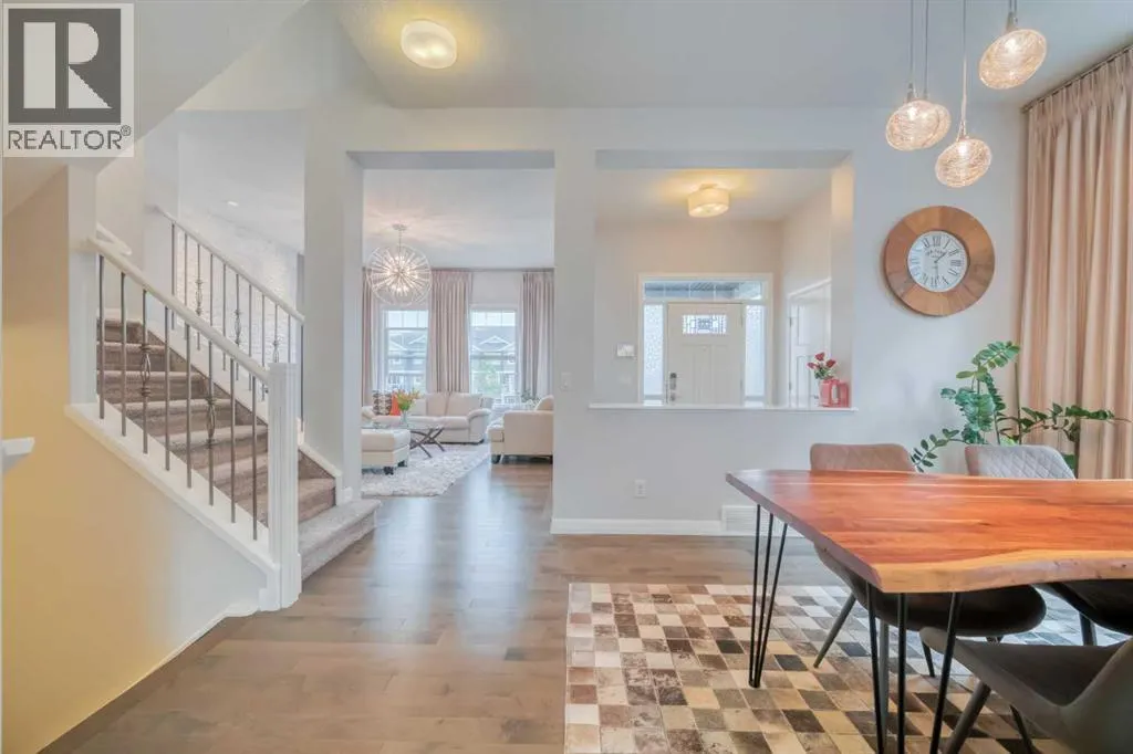 466 Evanston Way NW
