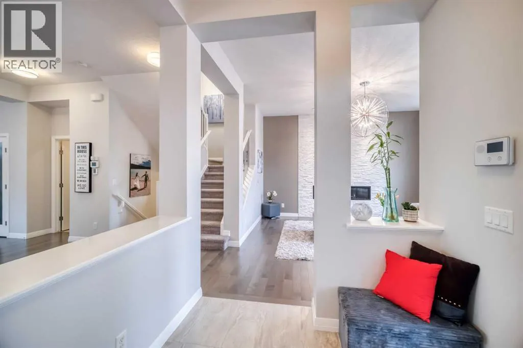 466 Evanston Way NW