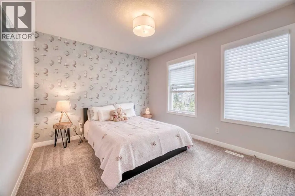 466 Evanston Way NW