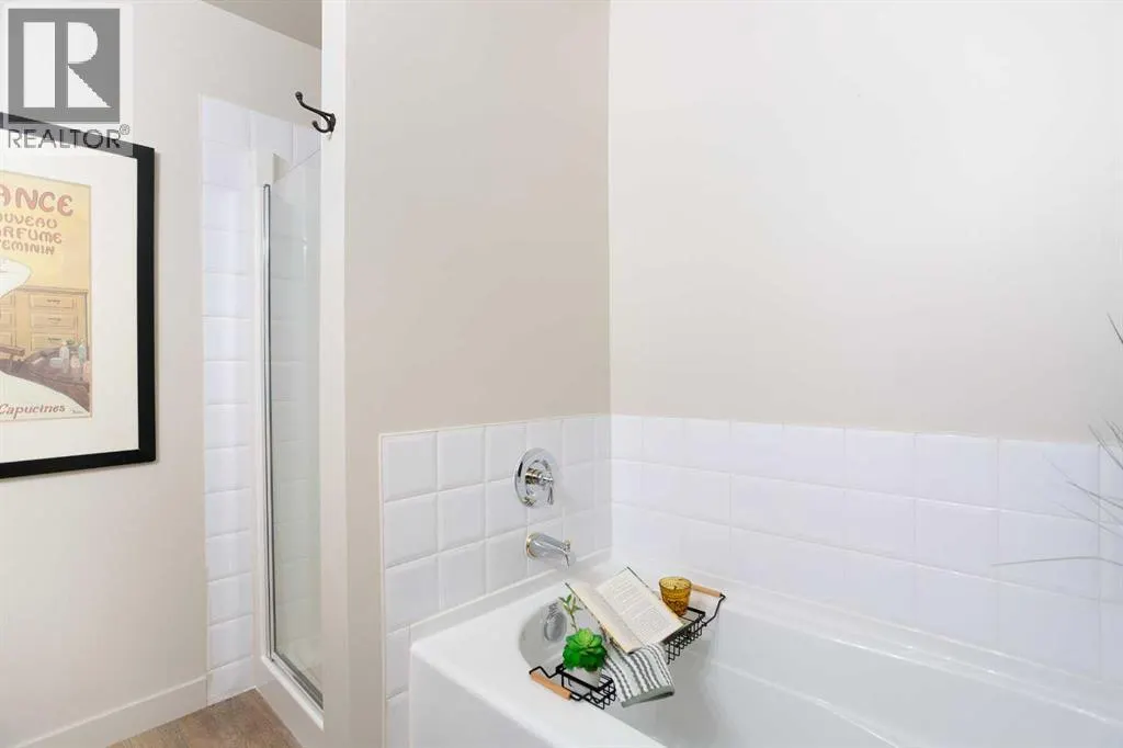 124 Country Hills Gardens NW