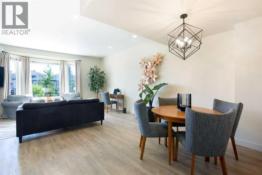 124 Country Hills Gardens NW