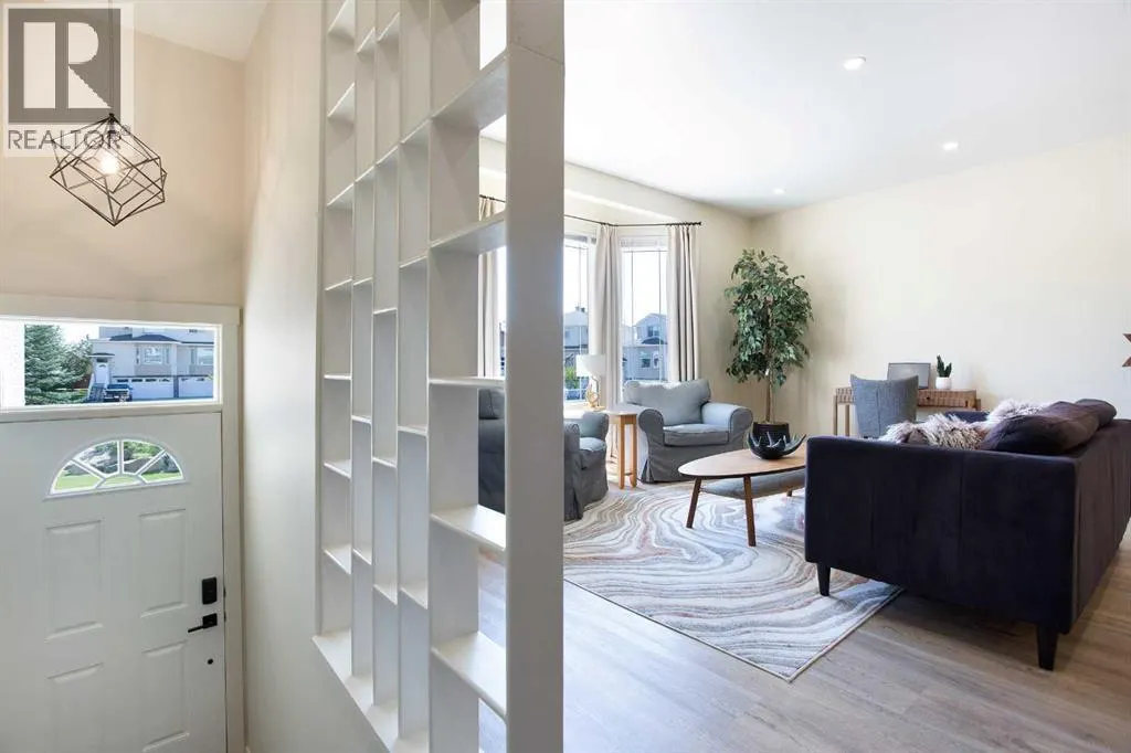 124 Country Hills Gardens NW