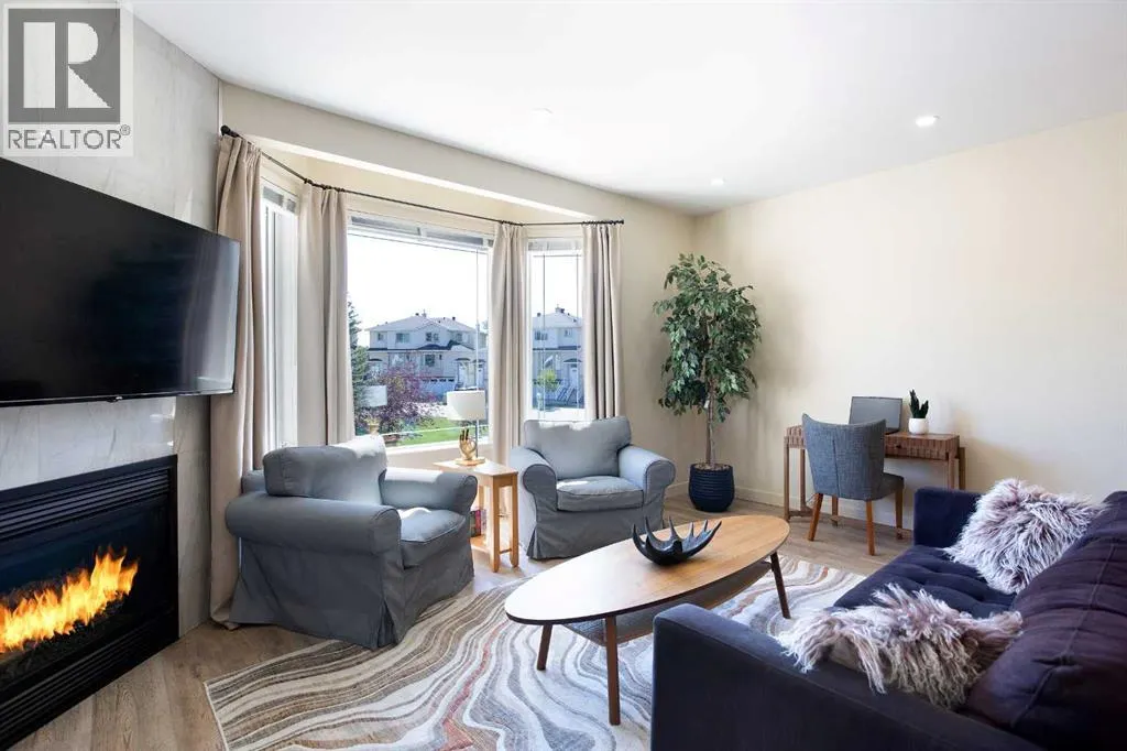 124 Country Hills Gardens NW