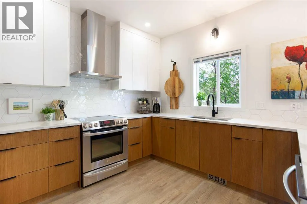 124 Country Hills Gardens NW
