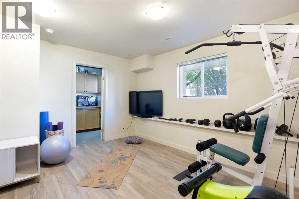 124 Country Hills Gardens NW