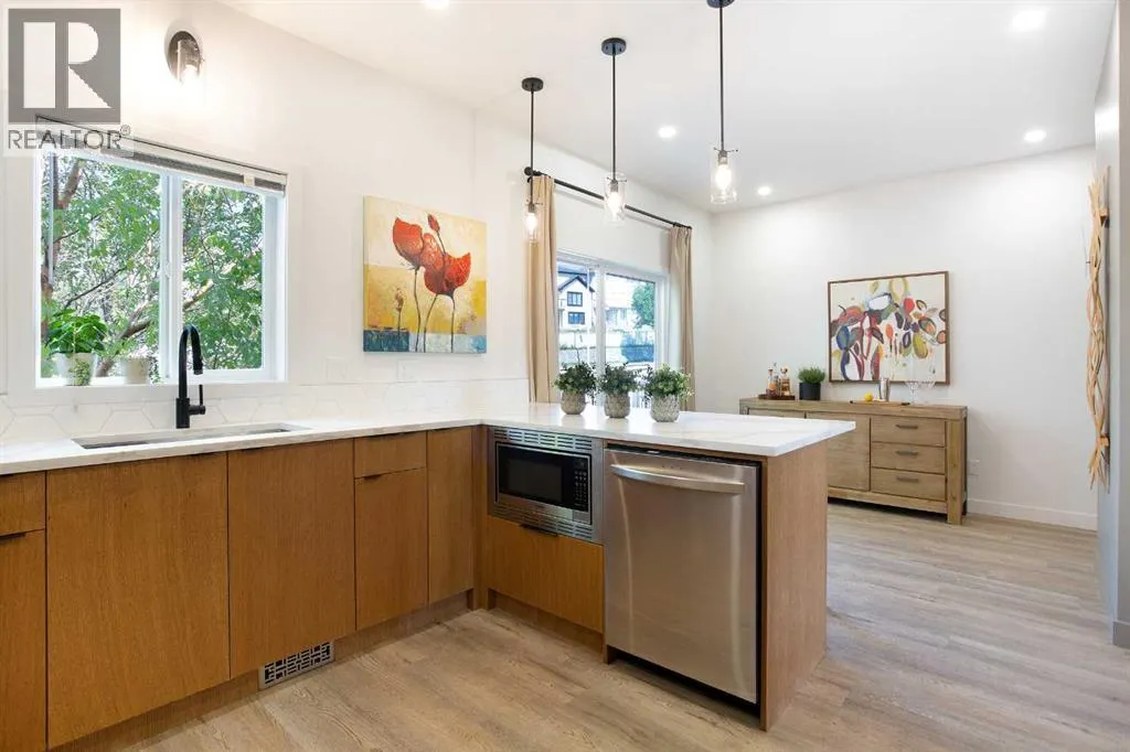 124 Country Hills Gardens NW