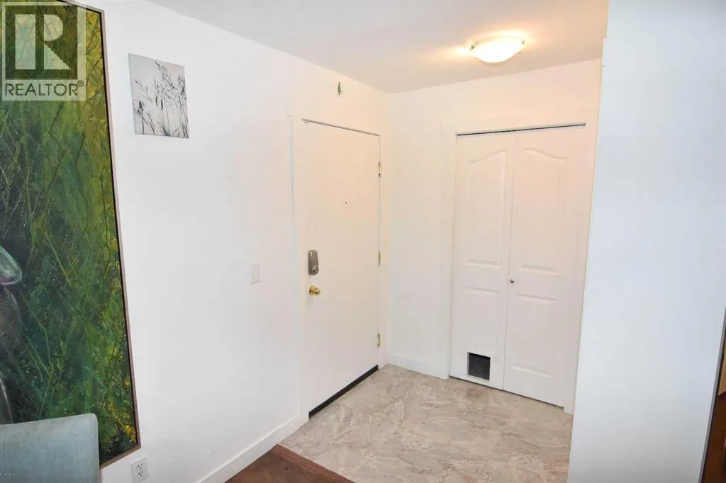 1106, 17 Country Village Bay NE