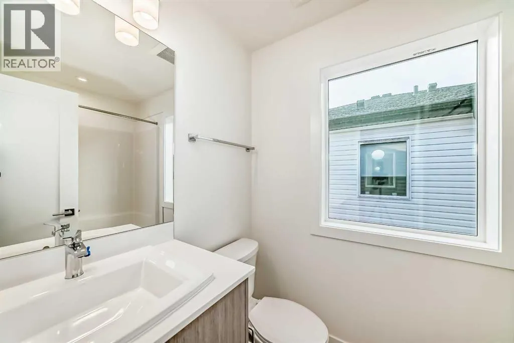 42 Corner Glen Manor NE