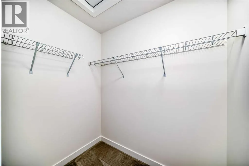 42 Corner Glen Manor NE