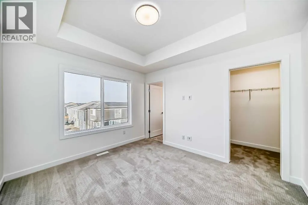 42 Corner Glen Manor NE