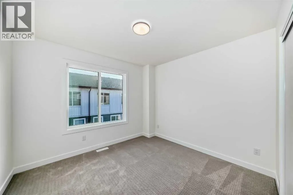 42 Corner Glen Manor NE