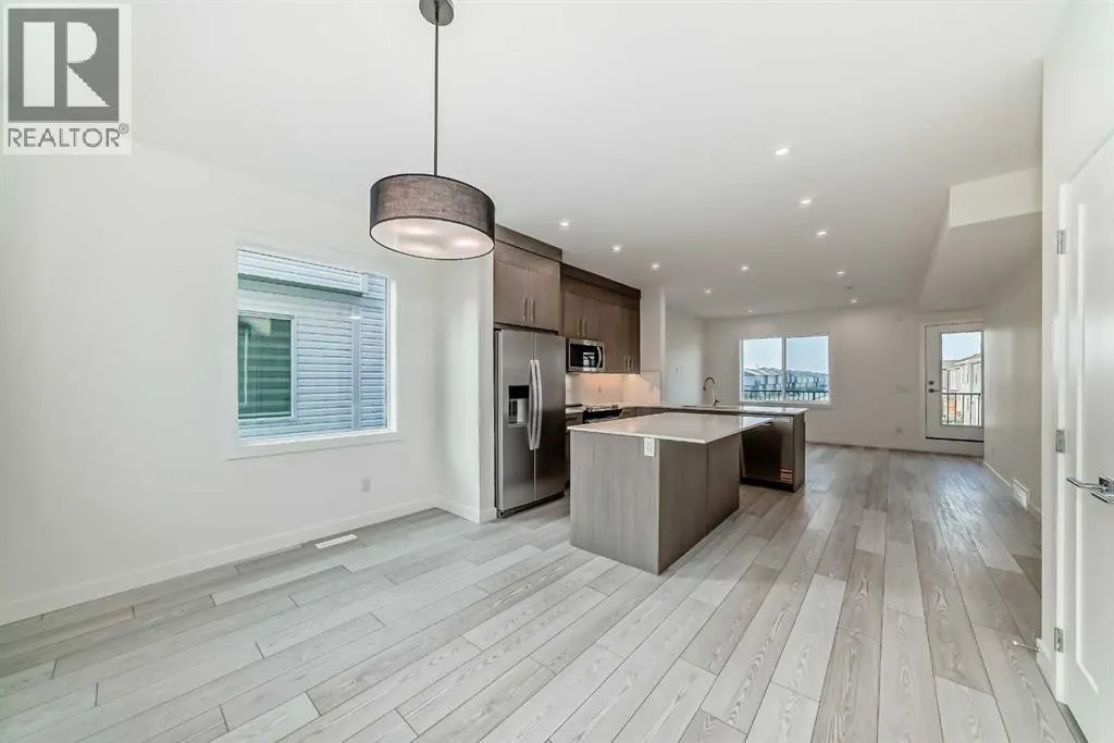 42 Corner Glen Manor NE
