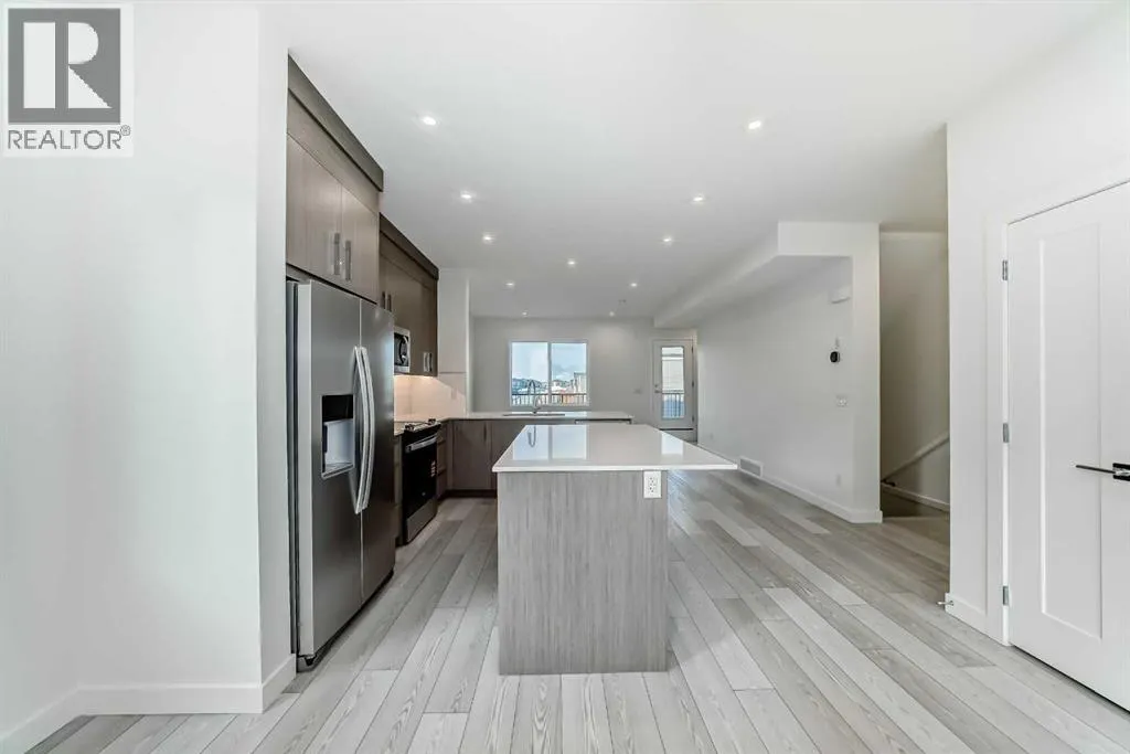 42 Corner Glen Manor NE