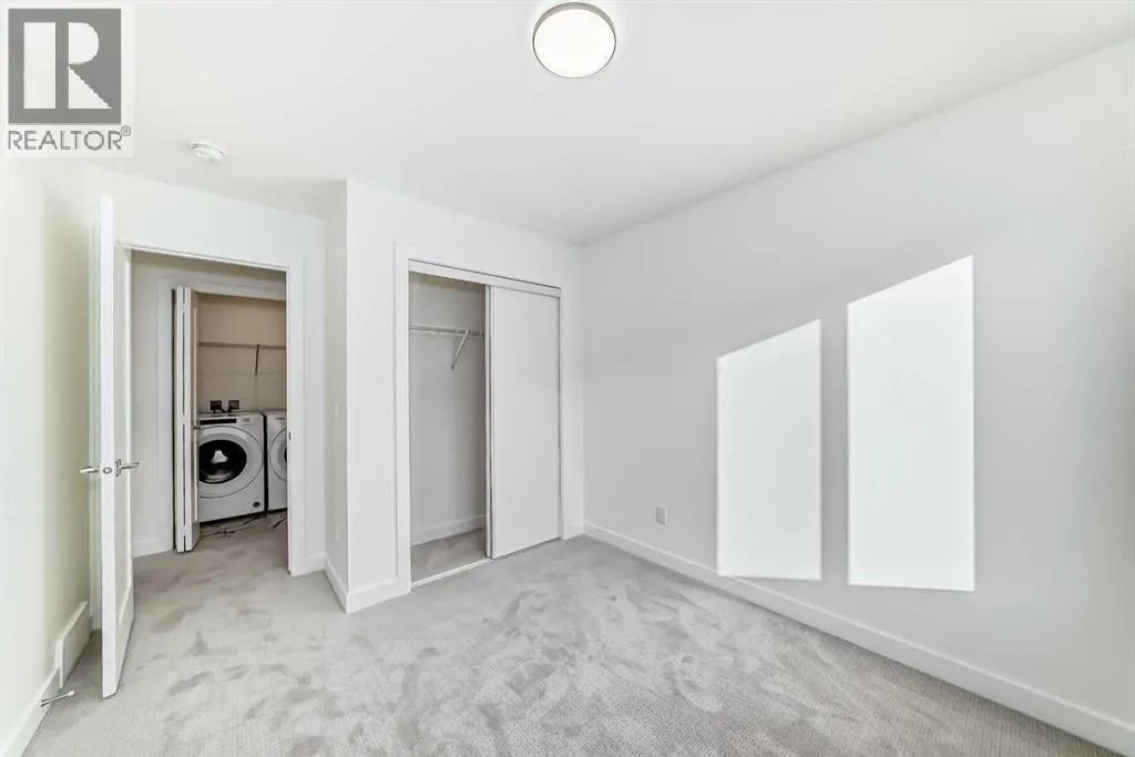 42 Corner Glen Manor NE