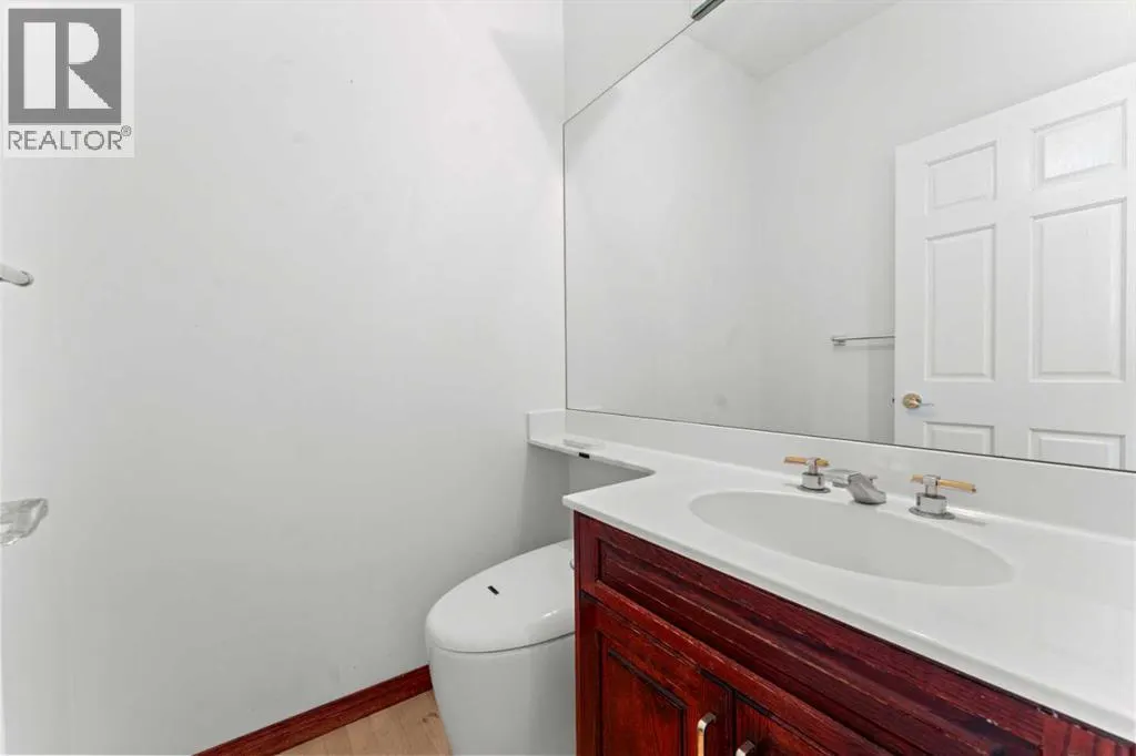 28 Slopes Grove SW