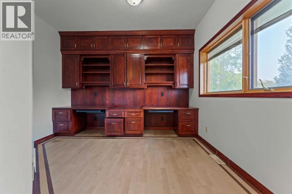 28 Slopes Grove SW