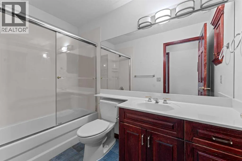 28 Slopes Grove SW