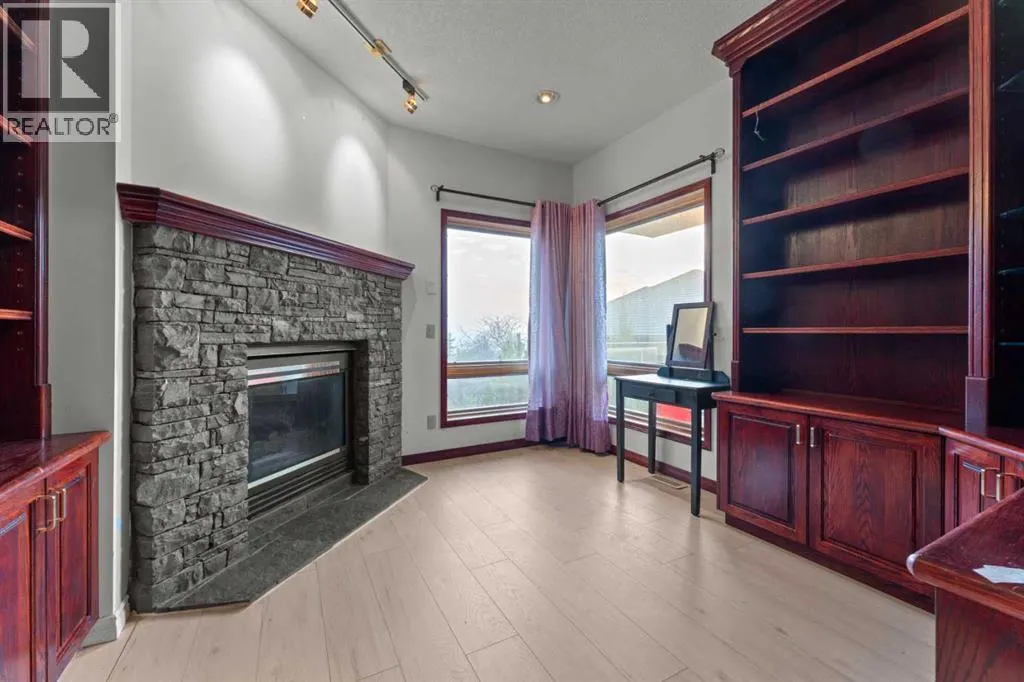 28 Slopes Grove SW