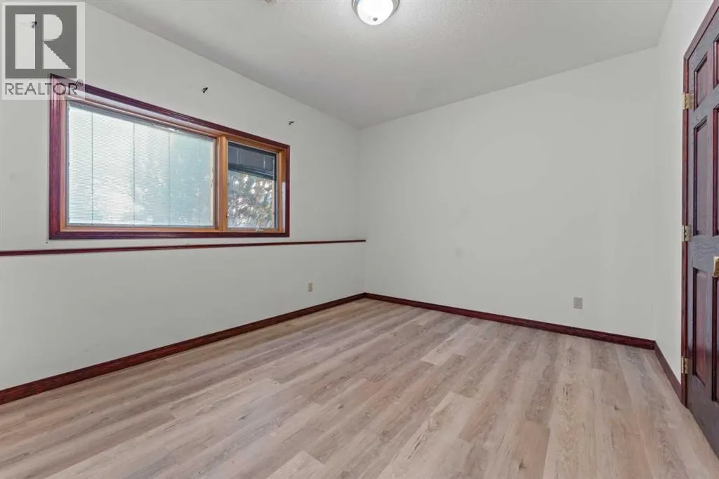 28 Slopes Grove SW