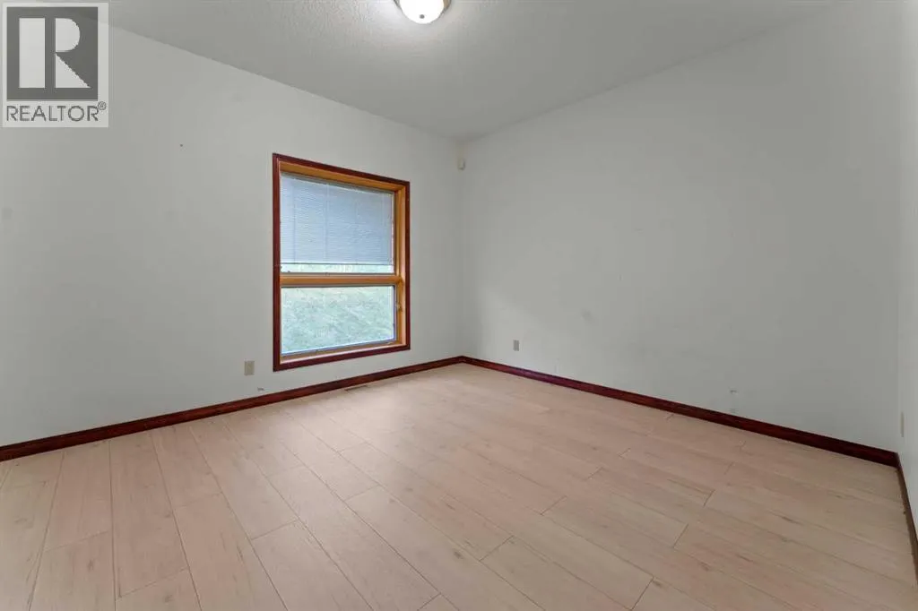 28 Slopes Grove SW
