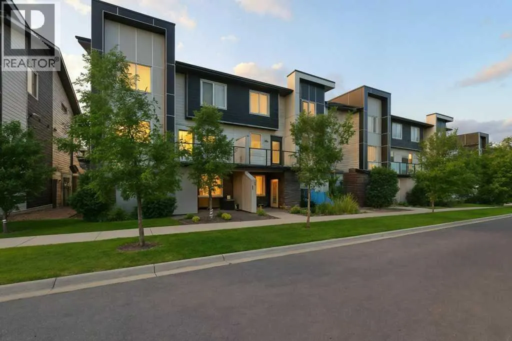 202, 125 Redstone  NE
