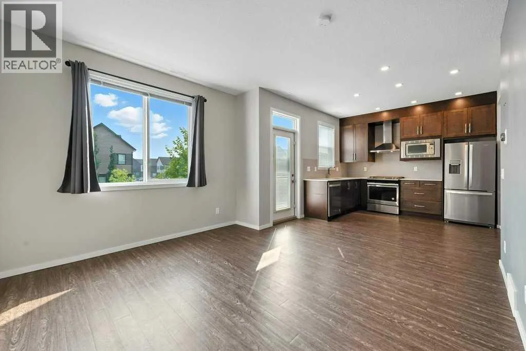 202, 125 Redstone  NE