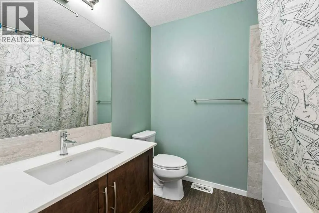 202, 125 Redstone  NE