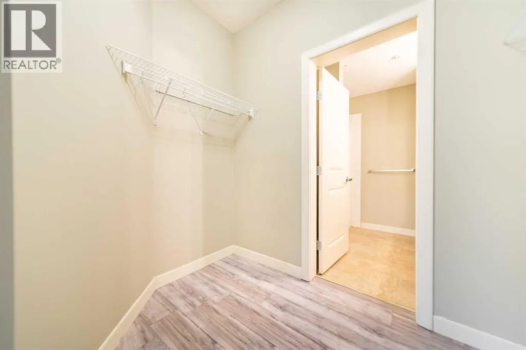 114, 156 Country Village Circle NE