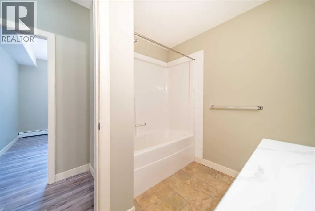 114, 156 Country Village Circle NE