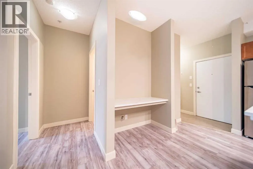 114, 156 Country Village Circle NE