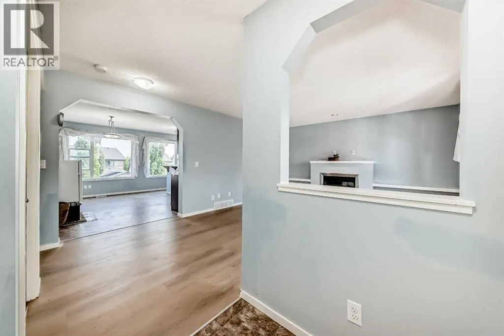 57 Brightoncrest Heights