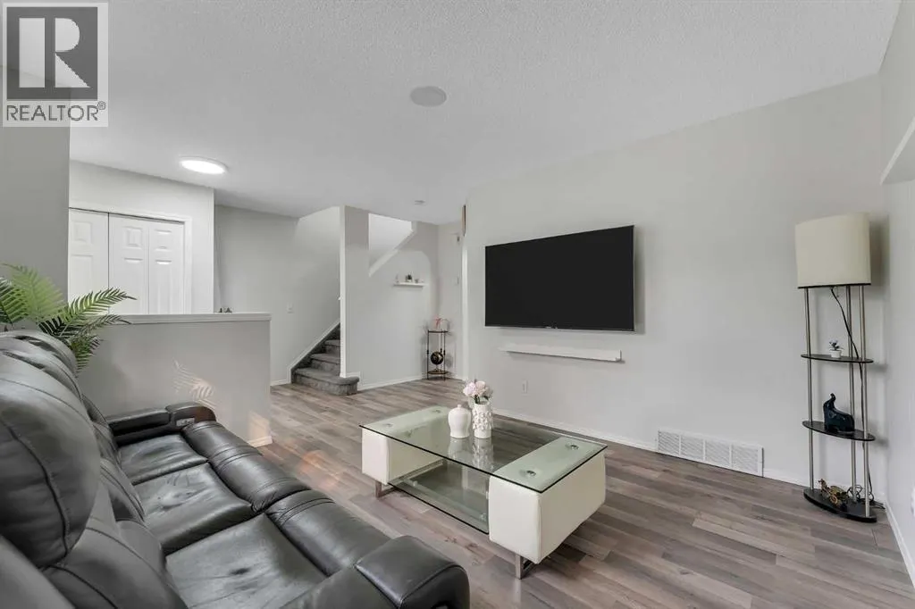 16 Saddlebrook Place NE