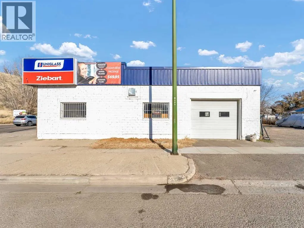 1137 & 1139 Kingsway Avenue SE