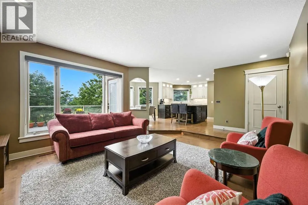 141 Edgeview Road NW