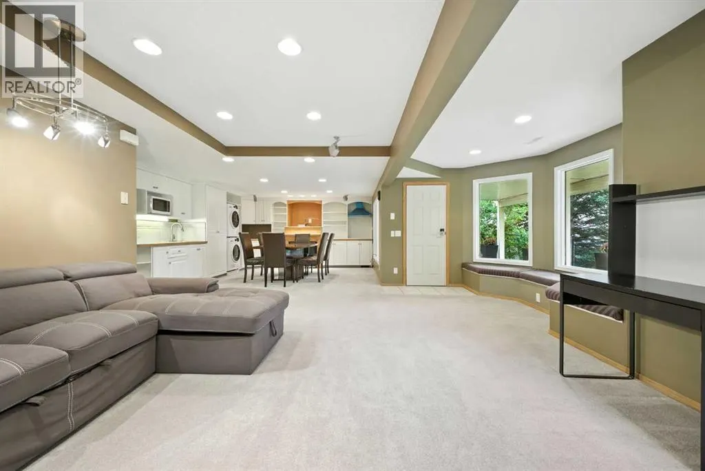 141 Edgeview Road NW