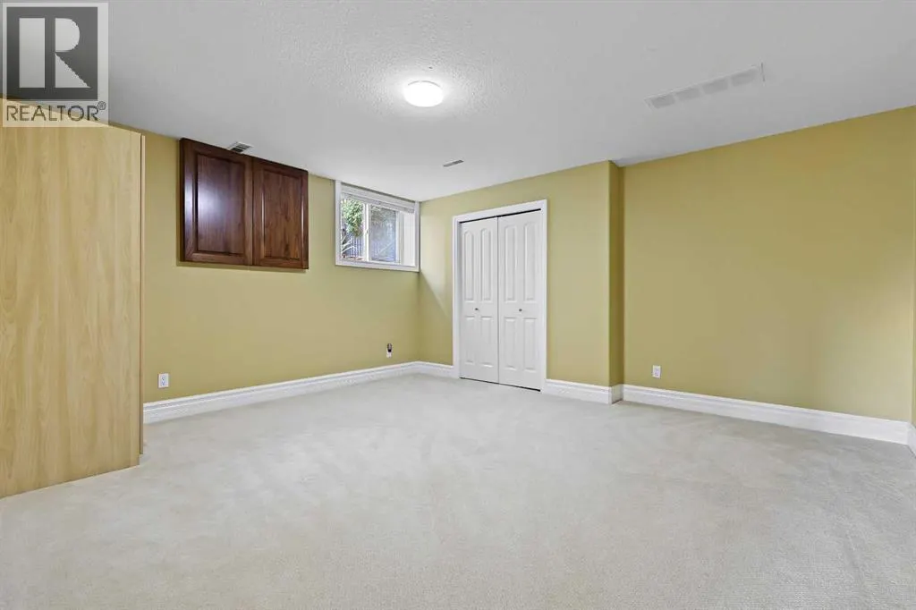 49 Royal Highland Road NW