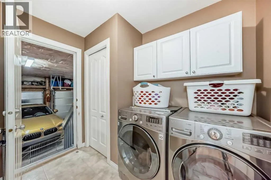 69 Simcoe Close SW
