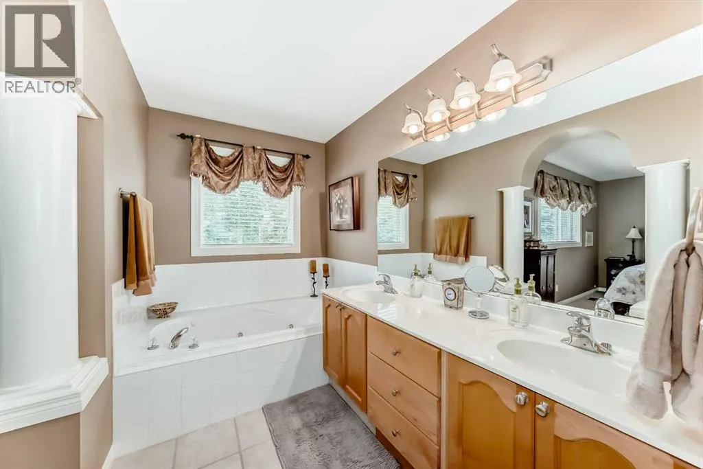 69 Simcoe Close SW
