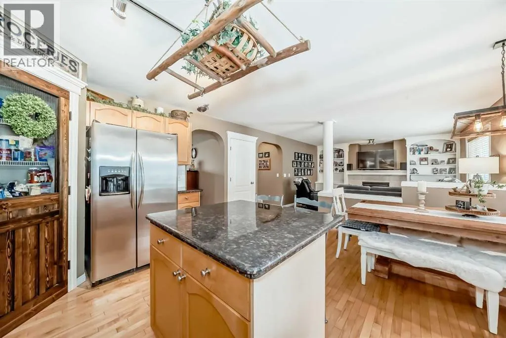 69 Simcoe Close SW