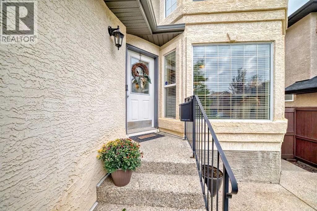 69 Simcoe Close SW