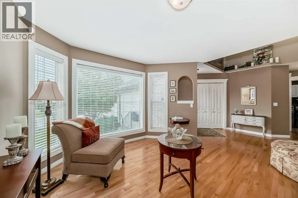 69 Simcoe Close SW