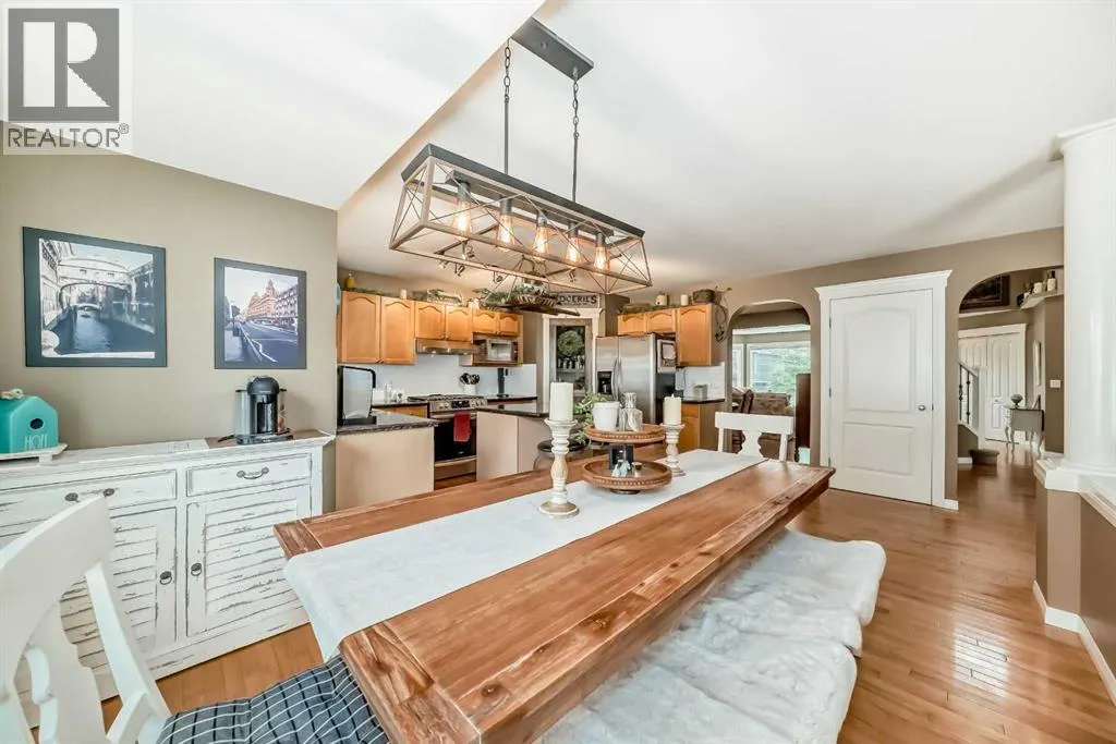 69 Simcoe Close SW